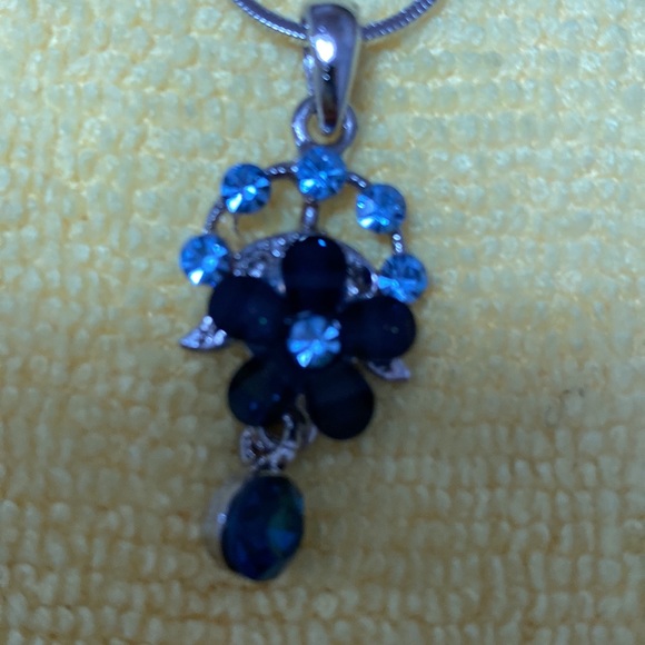 Necklace - Picture 2 of 4